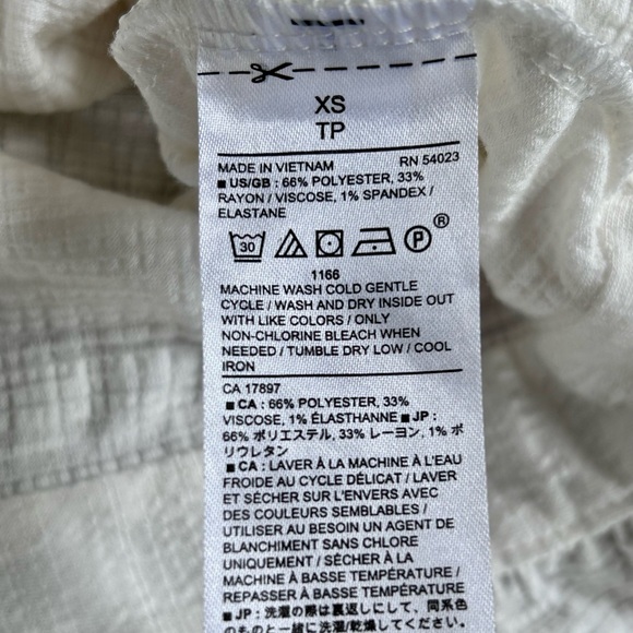 Banana Republic Women's Off White Sleeveless Casual Wrap Top - Picture 6 of 7